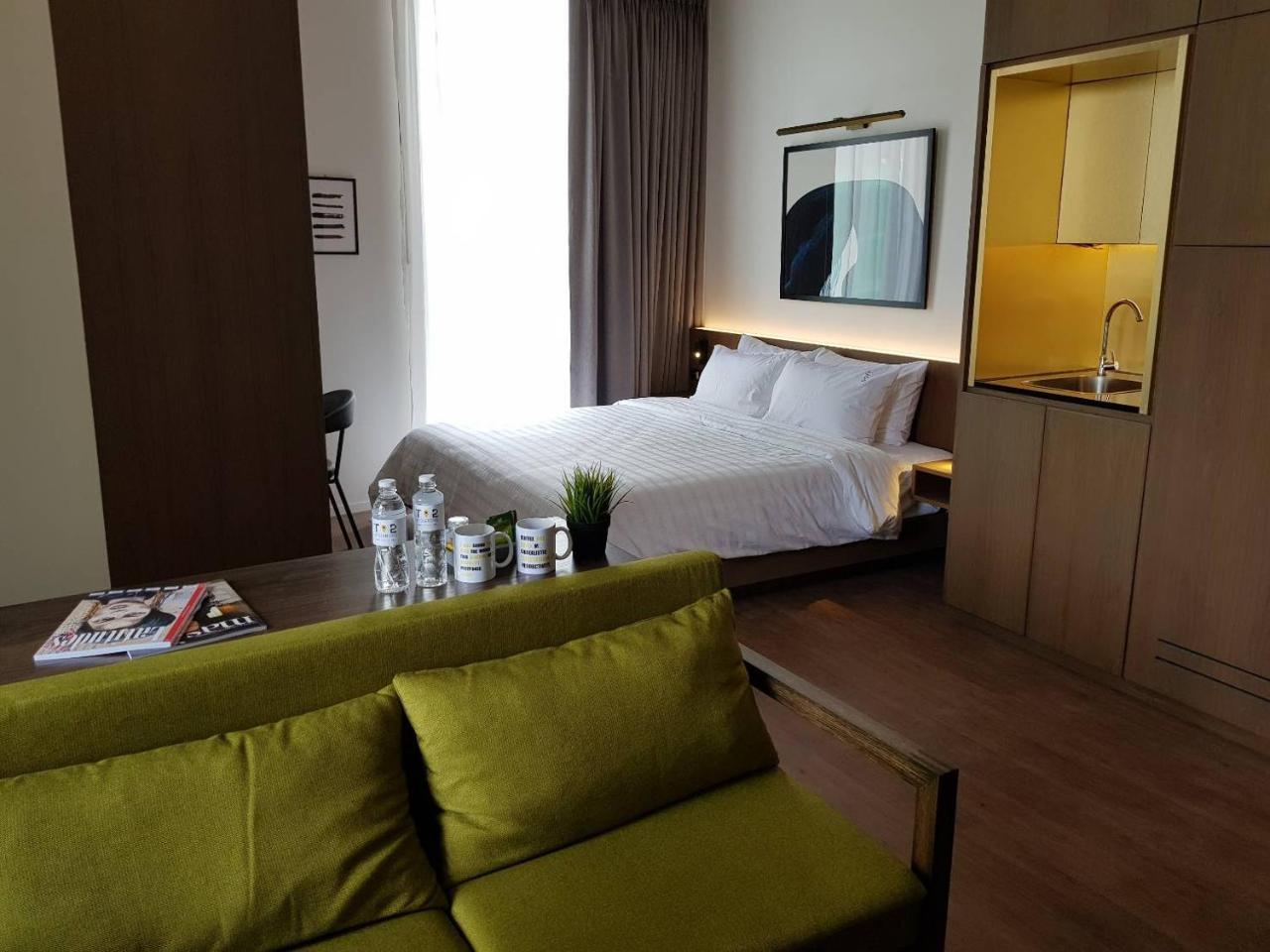 T2 Residence Sathorn Bangkok Exteriör bild