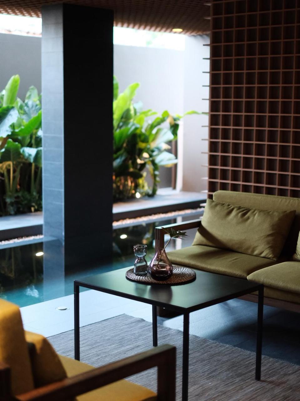 T2 Residence Sathorn Bangkok Exteriör bild